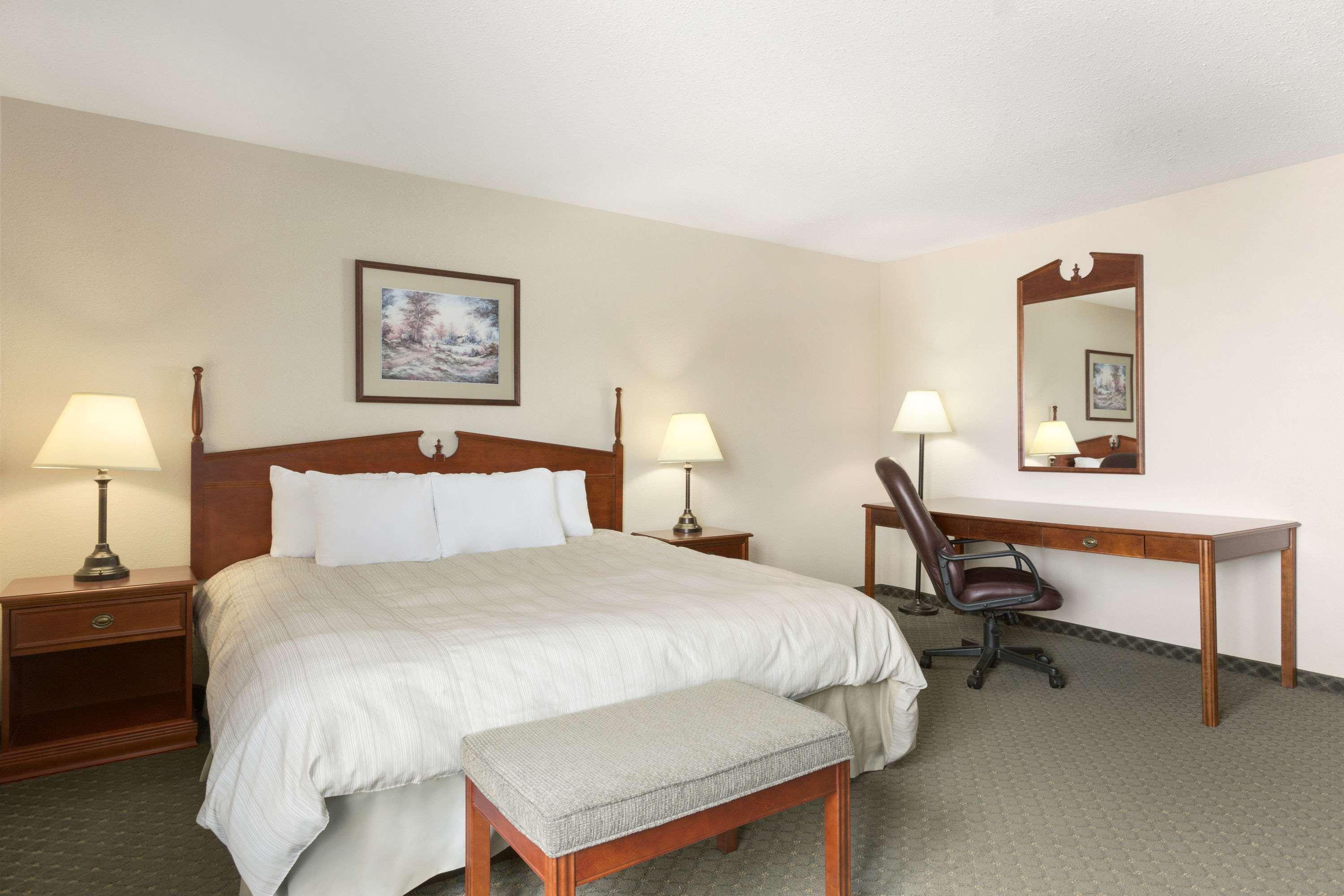 Days Inn & Suites By Wyndham Winkler Zewnętrze zdjęcie